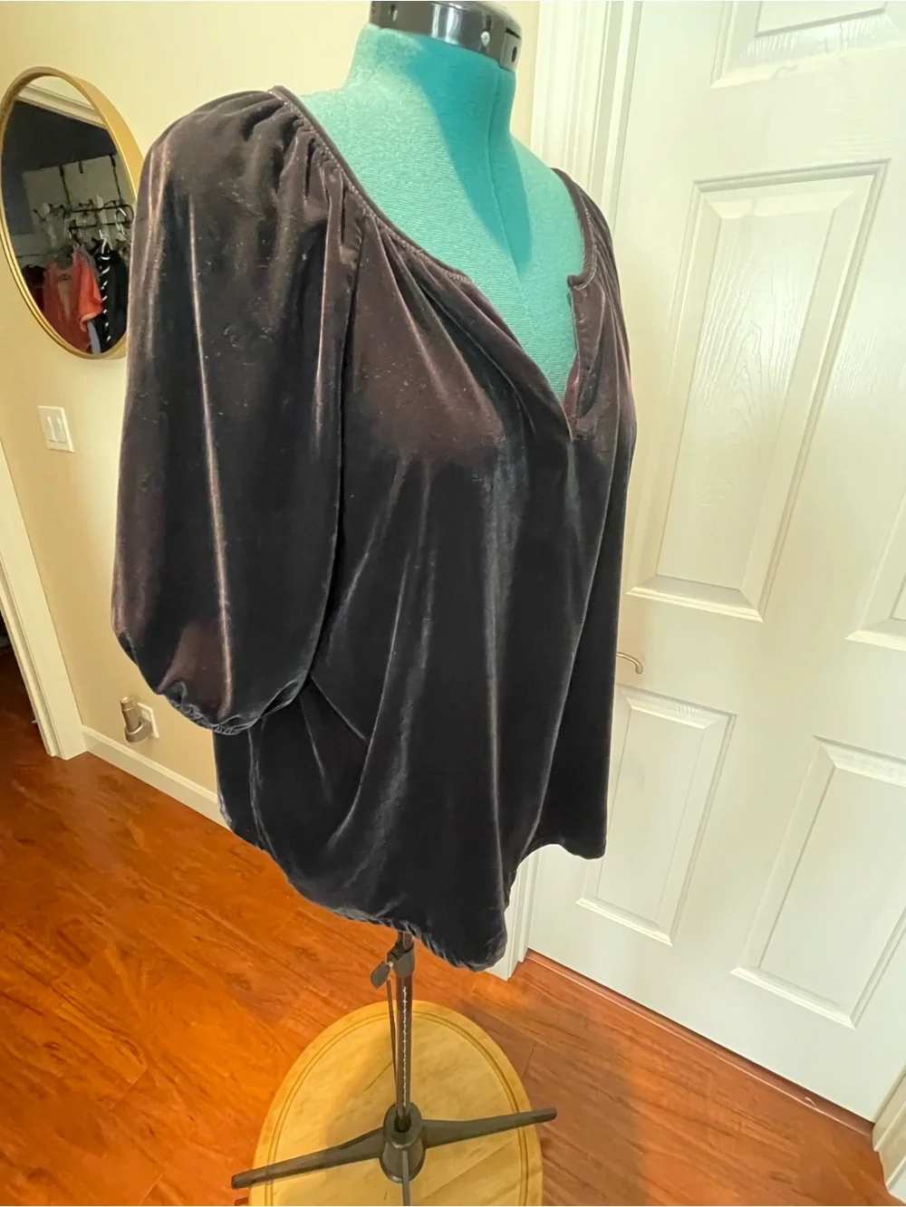 Old Navy Black Velvet Scoop-Neck Puff-Sleeve Top